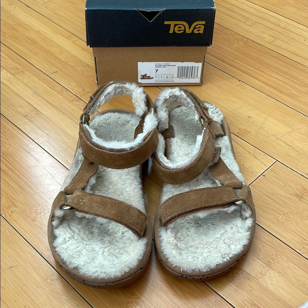 Teva women’s Hurricane Shearling sandals